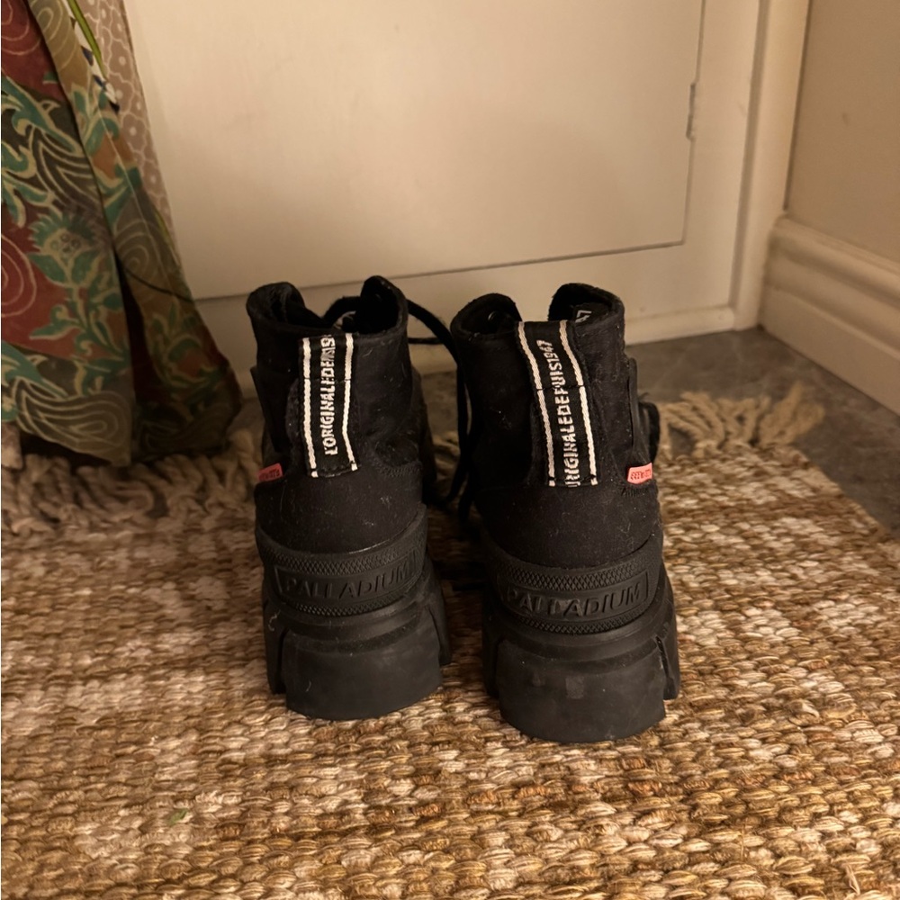Palladium Platform Women’s 9